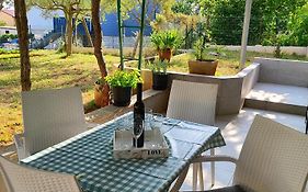 Apartman Tomki - Modern, Refurbished 2 Bedroom Apartment - 4 Guests